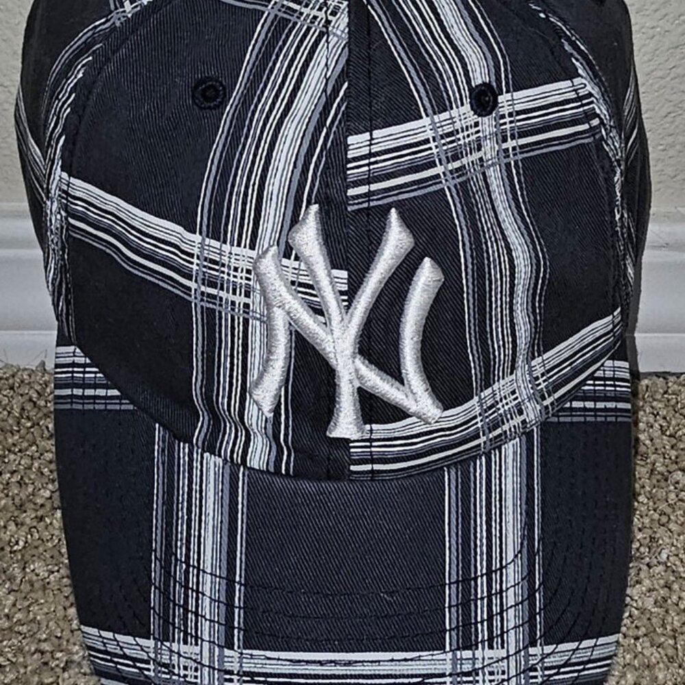 *Vintage* 2009 MLB NY Yankees (Small) Hat FRTSVN by Twins'47 Pro-back Plaid-Blue